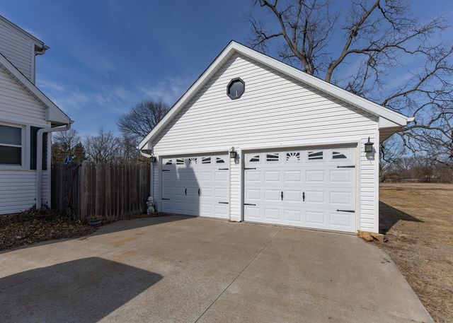 1600 3rd Street, Camanche, IA 52730