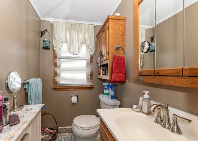 1600 3rd Street, Camanche, IA 52730