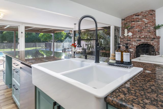 6641 Murray Park Dr, San Diego, CA 92120