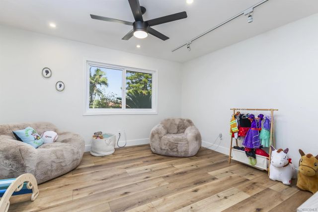 6641 Murray Park Dr, San Diego, CA 92120