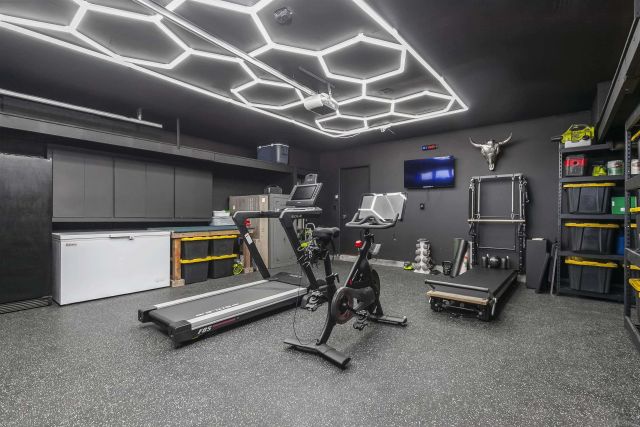 6641 Murray Park Dr, San Diego, CA 92120