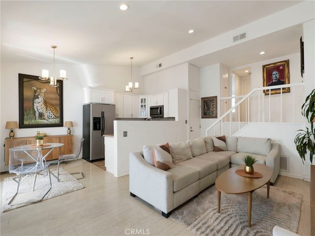 4414 W Kling Street, Burbank, CA 91505