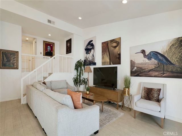 4414 W Kling Street, Burbank, CA 91505