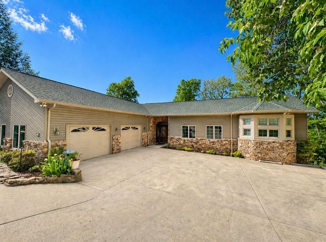 43 Markham Ter, Crossville, TN 38558