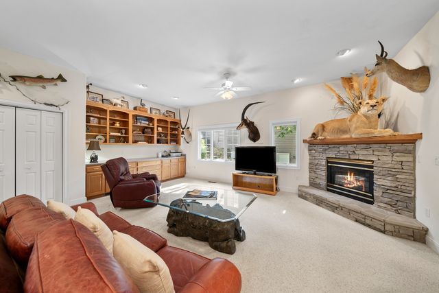 43 Markham Ter, Crossville, TN 38558