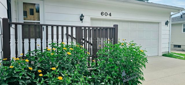 604 Hildreth Street, Charles City, IA 50616