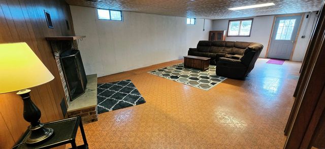604 Hildreth Street, Charles City, IA 50616