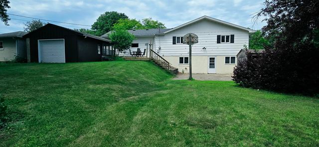 604 Hildreth Street, Charles City, IA 50616