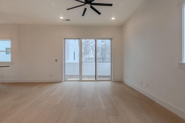 210 Bogey Lane, Eagle Point, OR 97524