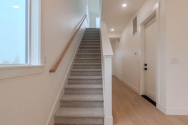 210 Bogey Lane, Eagle Point, OR 97524