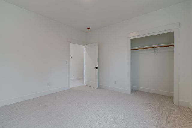 210 Bogey Lane, Eagle Point, OR 97524