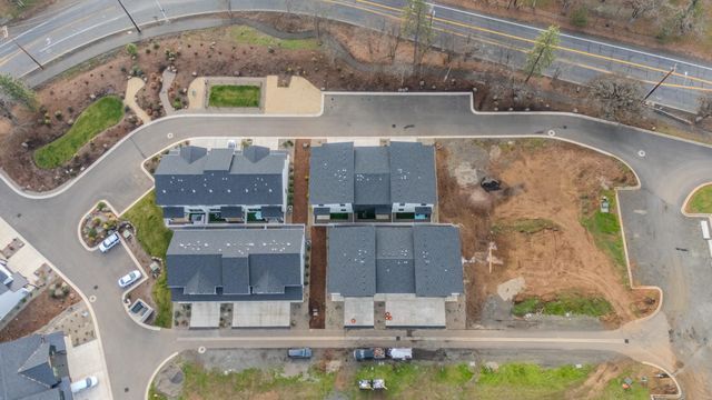 210 Bogey Lane, Eagle Point, OR 97524