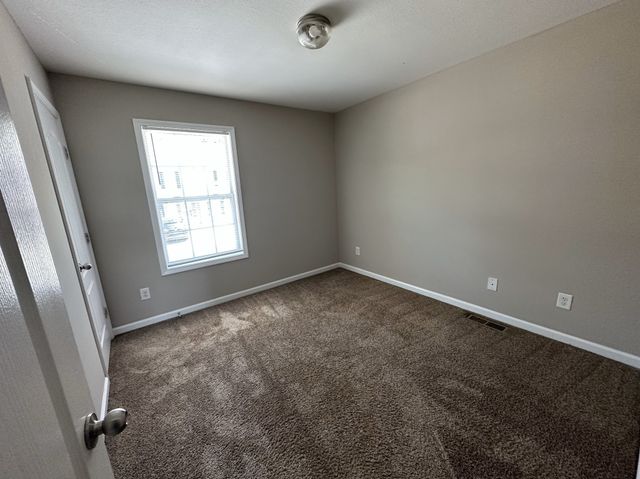 855 Tracy Ln Apt 1B, Clarksville, TN 37040