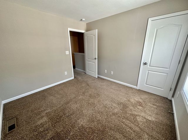 855 Tracy Ln Apt 1B, Clarksville, TN 37040