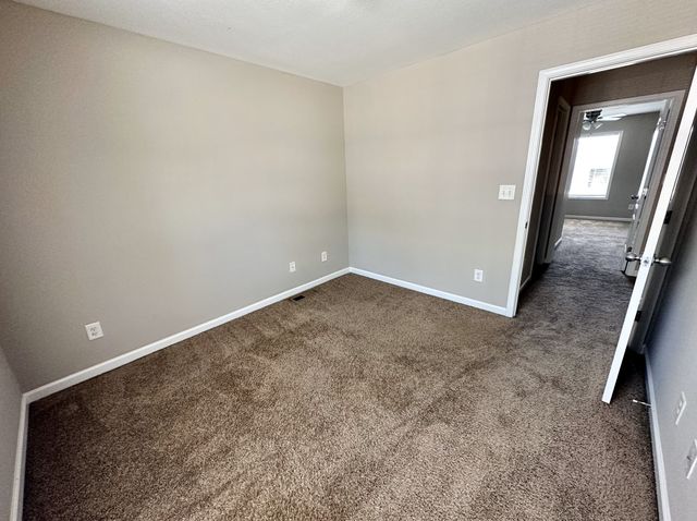 855 Tracy Ln Apt 1B, Clarksville, TN 37040