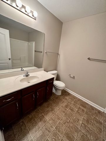 855 Tracy Ln Apt 1B, Clarksville, TN 37040