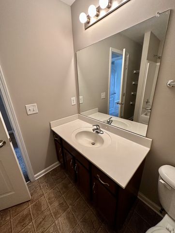 855 Tracy Ln Apt 1B, Clarksville, TN 37040