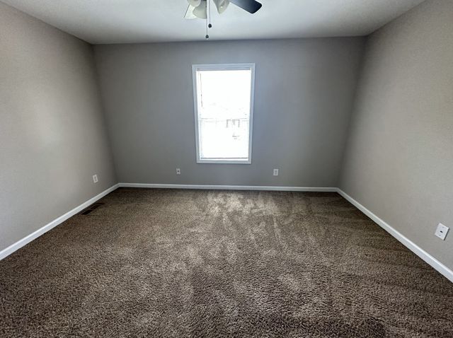 855 Tracy Ln Apt 1B, Clarksville, TN 37040
