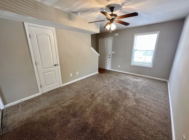 855 Tracy Ln Apt 1B, Clarksville, TN 37040