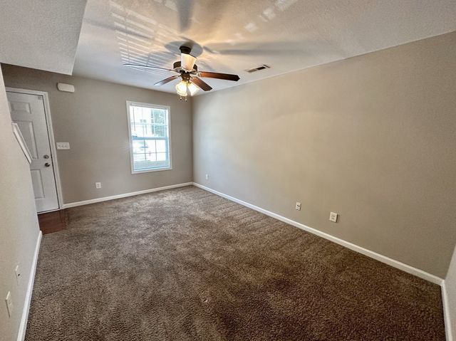 855 Tracy Ln Apt 1B, Clarksville, TN 37040