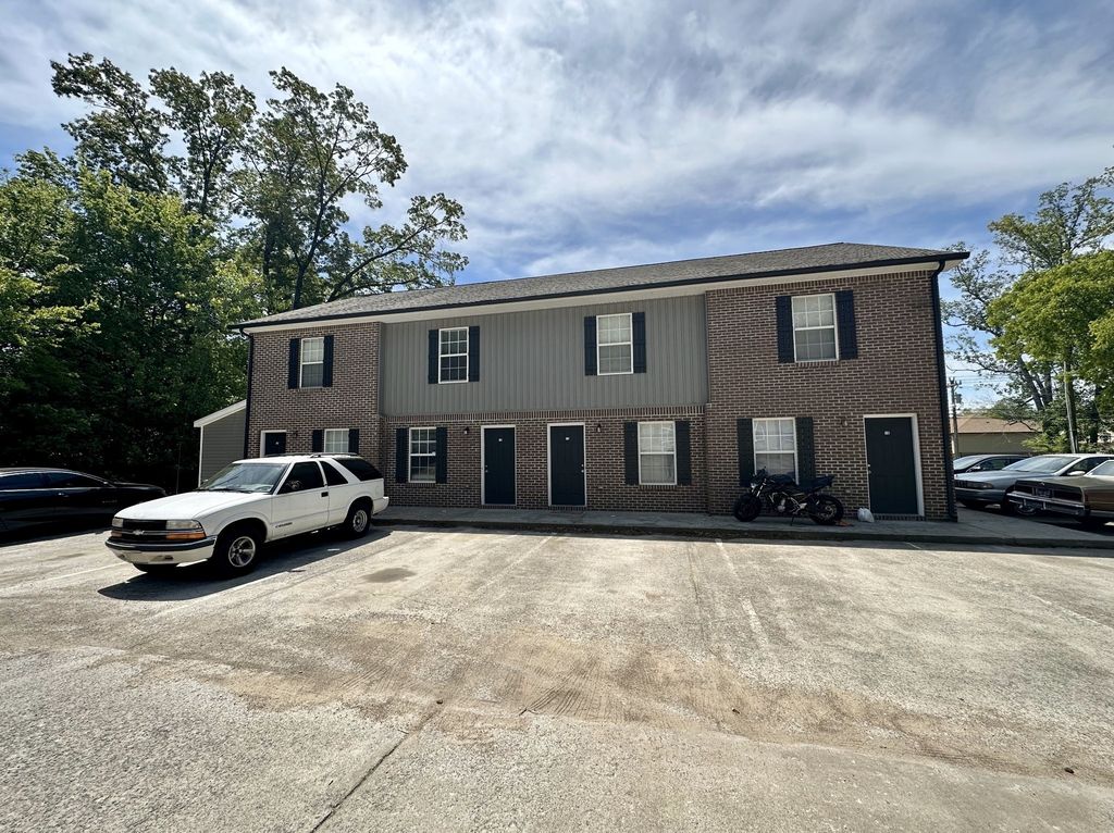 855 Tracy Ln Apt 1B, Clarksville, TN 37040