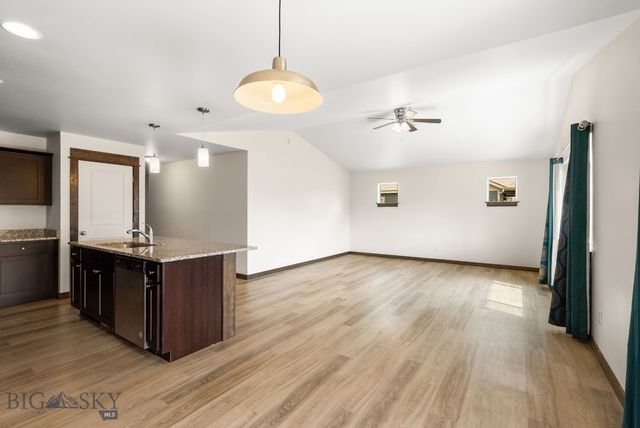 1514 Oakwood, Belgrade, MT 59714