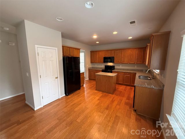 3338 Crutchfield Place, Charlotte, NC 28213