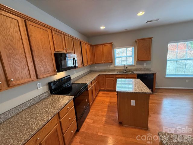 3338 Crutchfield Place, Charlotte, NC 28213