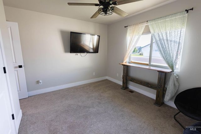 357 Oriole Ave, Twin Falls, ID 83301