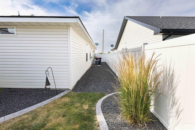 357 Oriole Ave, Twin Falls, ID 83301