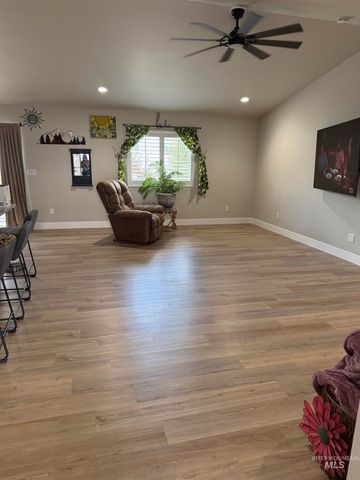 357 Oriole Ave, Twin Falls, ID 83301