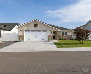 357 Oriole Ave, Twin Falls, ID 83301