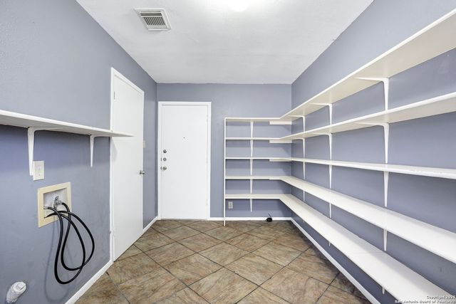 13211 Lost Lake Dr, San Antonio, TX 78249