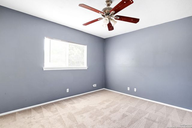 13211 Lost Lake Dr, San Antonio, TX 78249