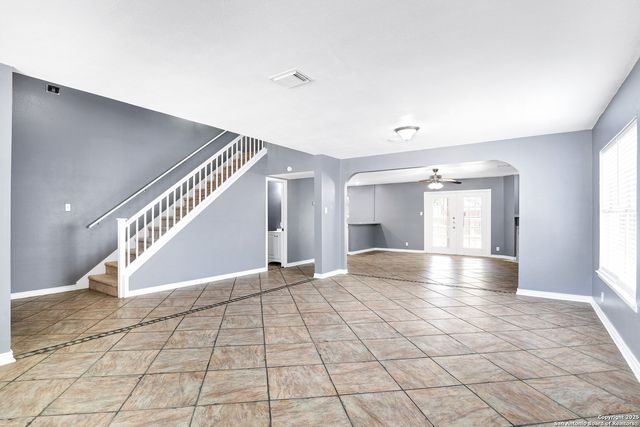 13211 Lost Lake Dr, San Antonio, TX 78249