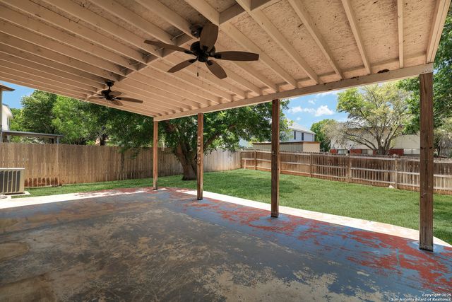 13211 Lost Lake Dr, San Antonio, TX 78249