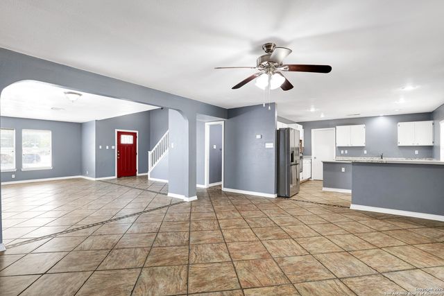 13211 Lost Lake Dr, San Antonio, TX 78249