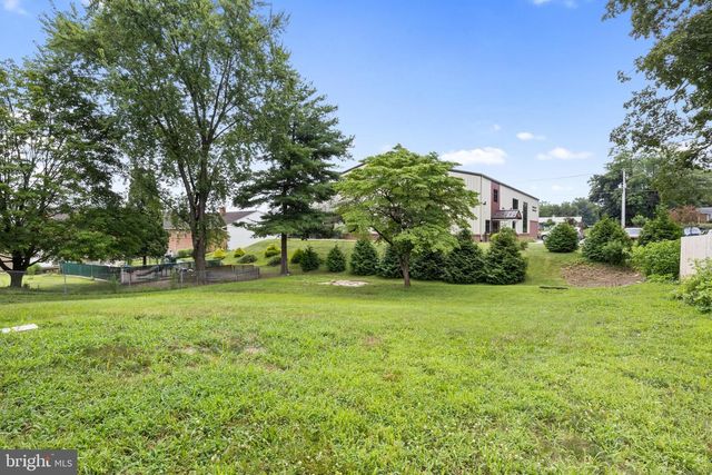 5615 DEVON DR, Harrisburg, PA 17112