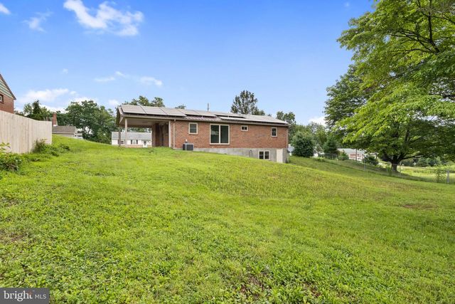 5615 DEVON DR, Harrisburg, PA 17112