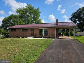 5615 DEVON DR, Harrisburg, PA 17112