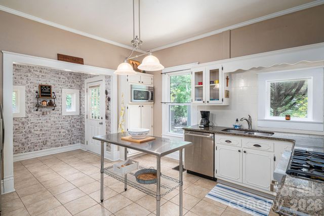 306 W Old Post Road, Cherryville, NC 28021