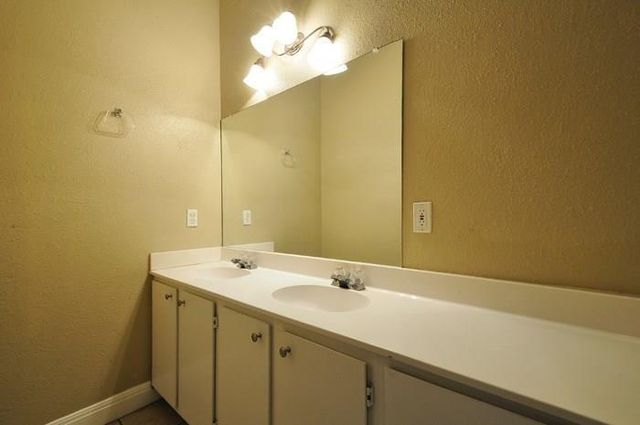 504 W 35th ST, Austin, TX 78705