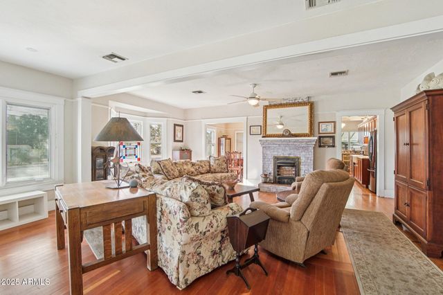 948 S ASH Avenue, Tempe, AZ 85281