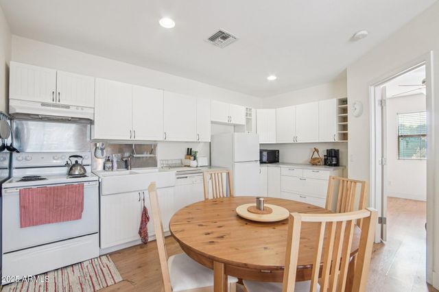 948 S ASH Avenue, Tempe, AZ 85281