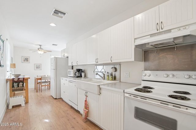 948 S ASH Avenue, Tempe, AZ 85281