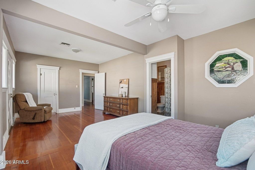 Image 19 of property listing at 948 S ASH Avenue, Tempe, AZ 85281