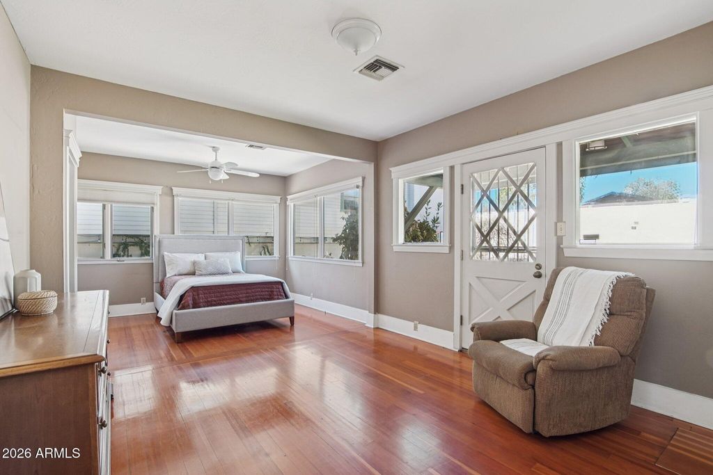 Image 20 of property listing at 948 S ASH Avenue, Tempe, AZ 85281