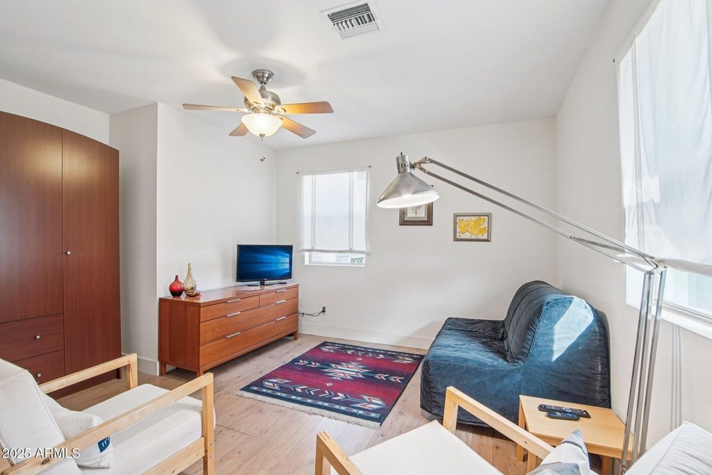 Image 43 of property listing at 948 S ASH Avenue, Tempe, AZ 85281