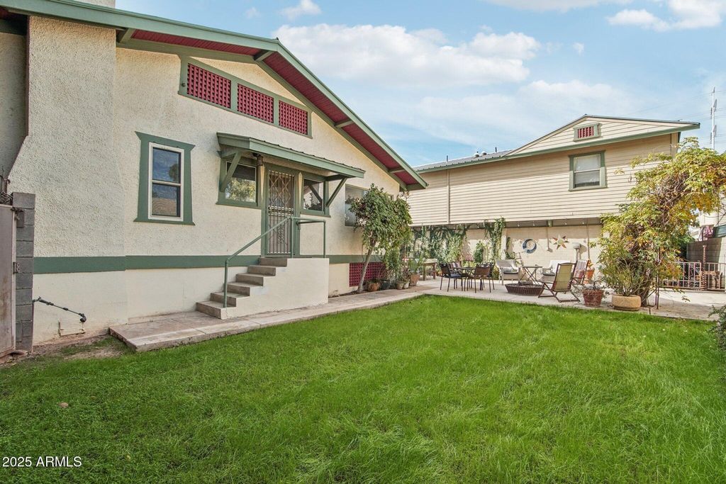 Image 8 of property listing at 948 S ASH Avenue, Tempe, AZ 85281