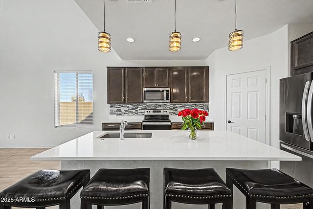 6720 W Siesta Way, Laveen, AZ 85339